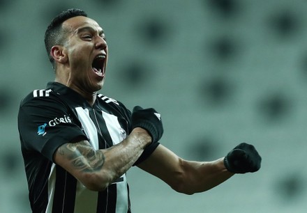Josef De Souza "Beşiktaş"a qayıdıb